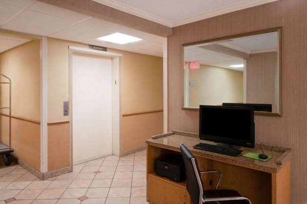 La Quinta Inn Ste Nashville AP (Nashville, Nashville)